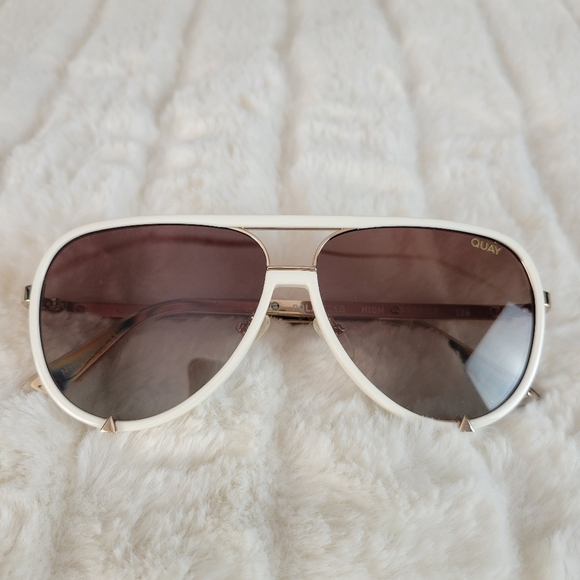 QUAY // ltd ed luxe combination white/gold frames brown polarized lens aviators - Picture 2 of 16